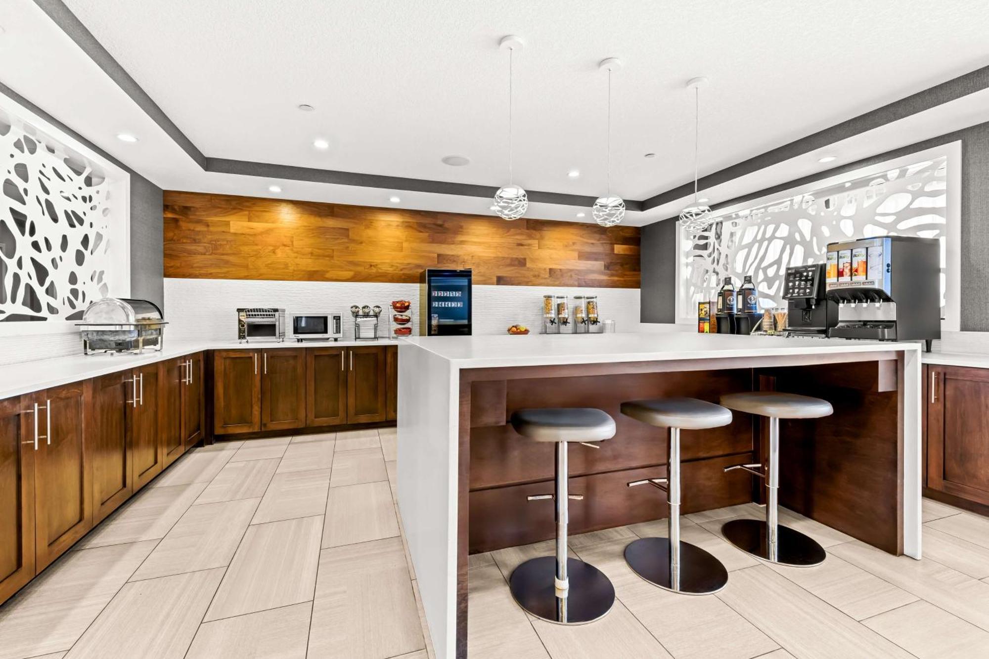 Best Western Plus Airdrie Gateway Εξωτερικό φωτογραφία
